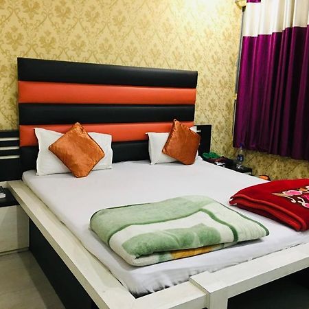 Hotel Natraj Sasarām エクステリア 写真