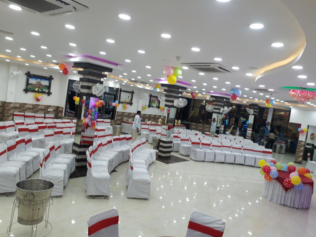 Hotel Natraj Sasarām エクステリア 写真